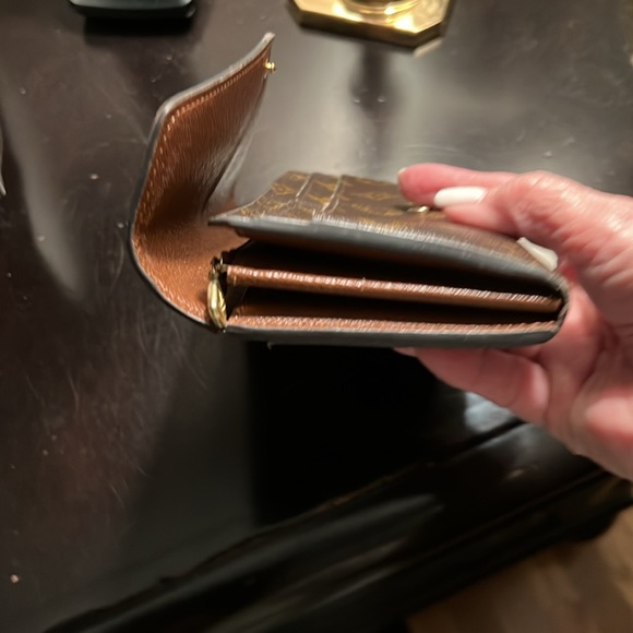 Authentic Louie Vuitton wallet - Picture 4 of 5